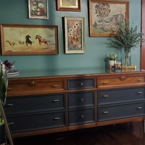 Rare Drexel lowboy dresser - Picture 7 of 7